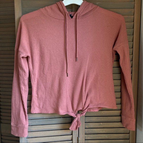 Derek Heart Tops - 👚Derek heart peachy cute hoodie top